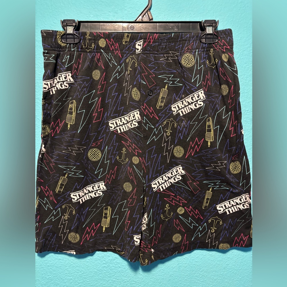 Stranger Things Black Patterned Men's Athletic Shorts. Size Large. Pockets.